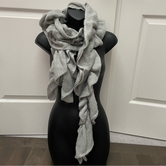 Calvin Klein Ruffle Scarf - Picture 1 of 10